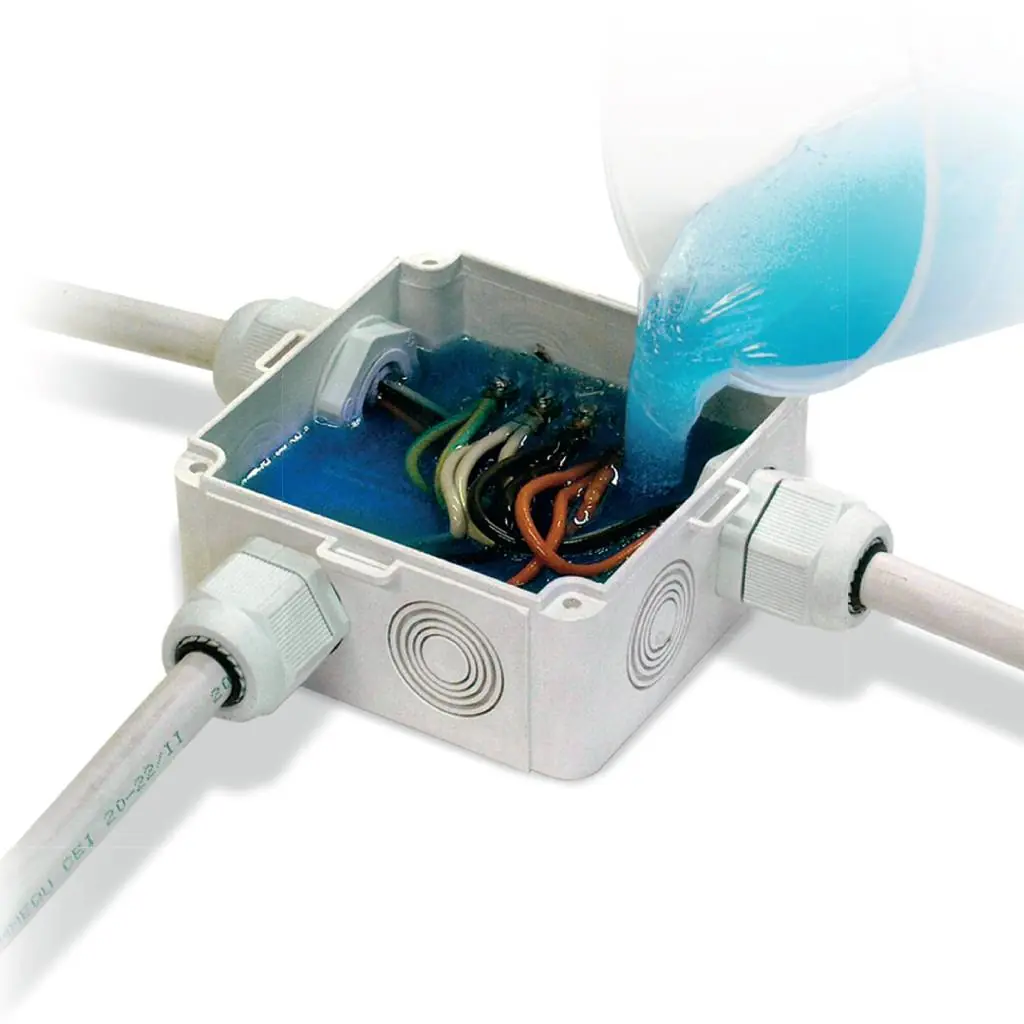 Pouring Raytech Magic Gel into a junction box